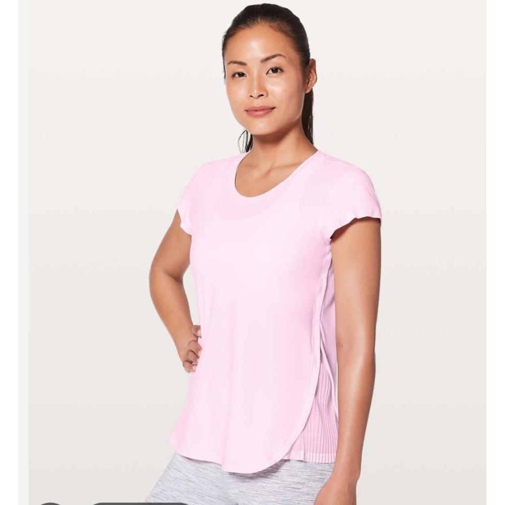 Lululemon Just Pleat It Pink Medium Top Short Sleeve Excellent Scoop Neck